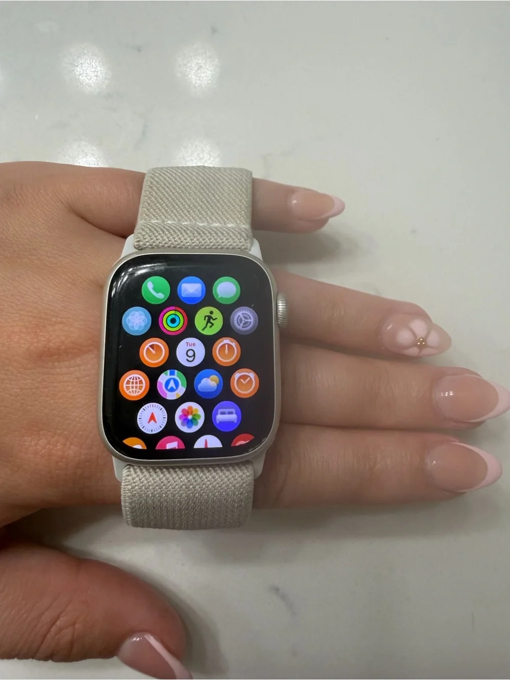 Series 7 41mm starlight Apple Watch